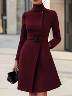 Vestido Midi Evasé de Cuello Alto con Cinturón