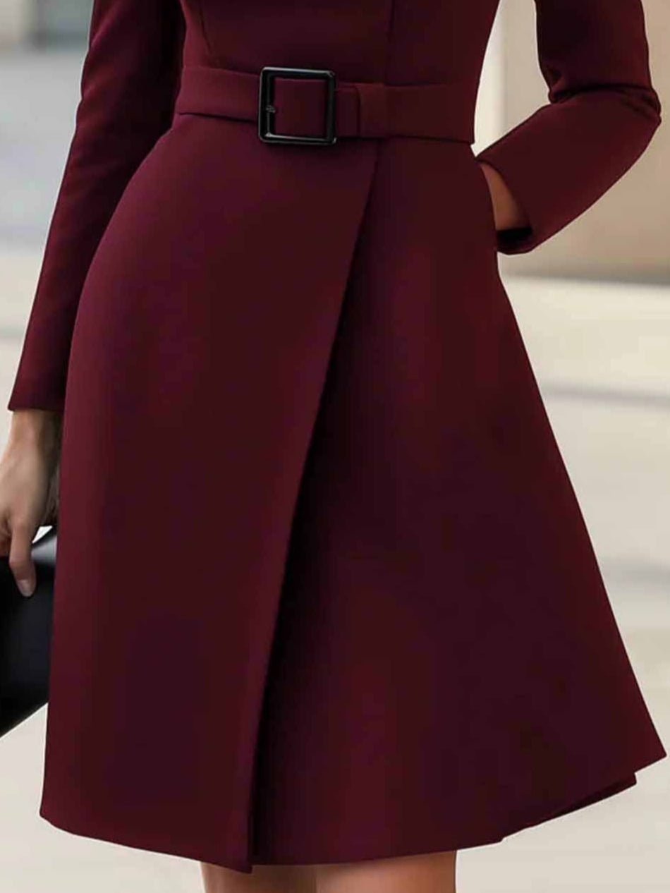 Vestido Midi Evasé de Cuello Alto con Cinturón