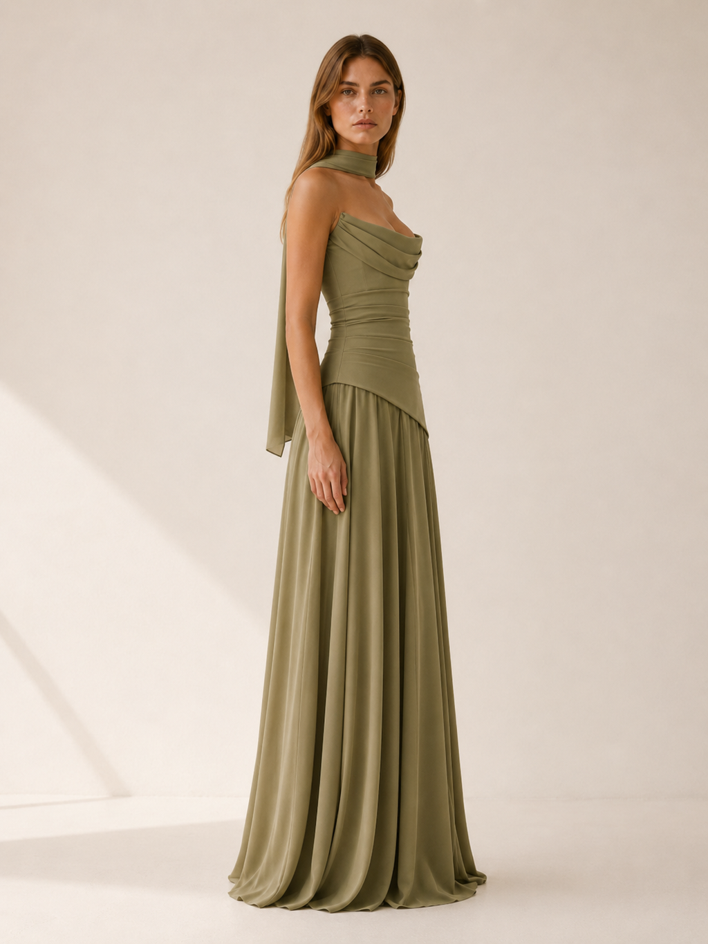 Vestido Largo Palabra de Honor Drapeado de Satén