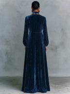 Vestido largo vintage de terciopelo con botonadura
