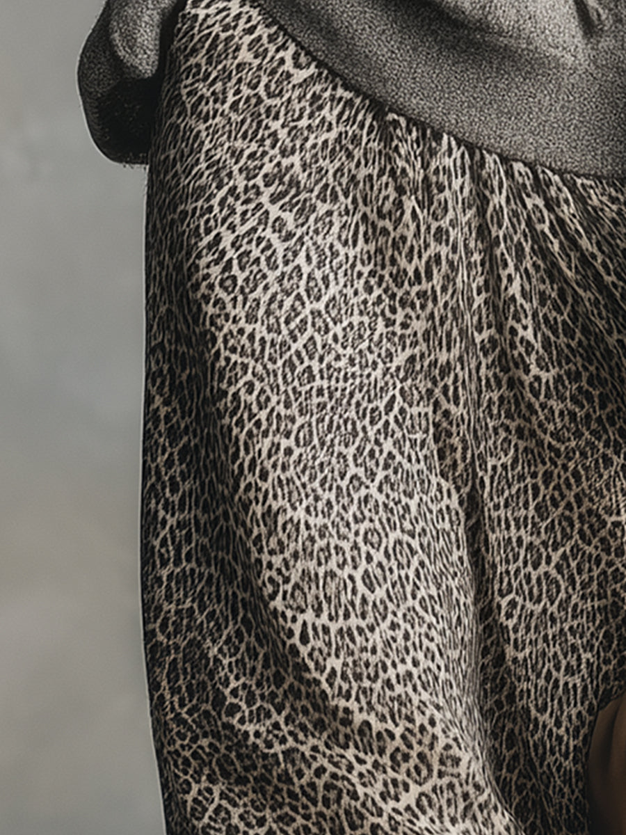 Falda Evasé con Estampado Leopardo Gris Elegante y Versátil