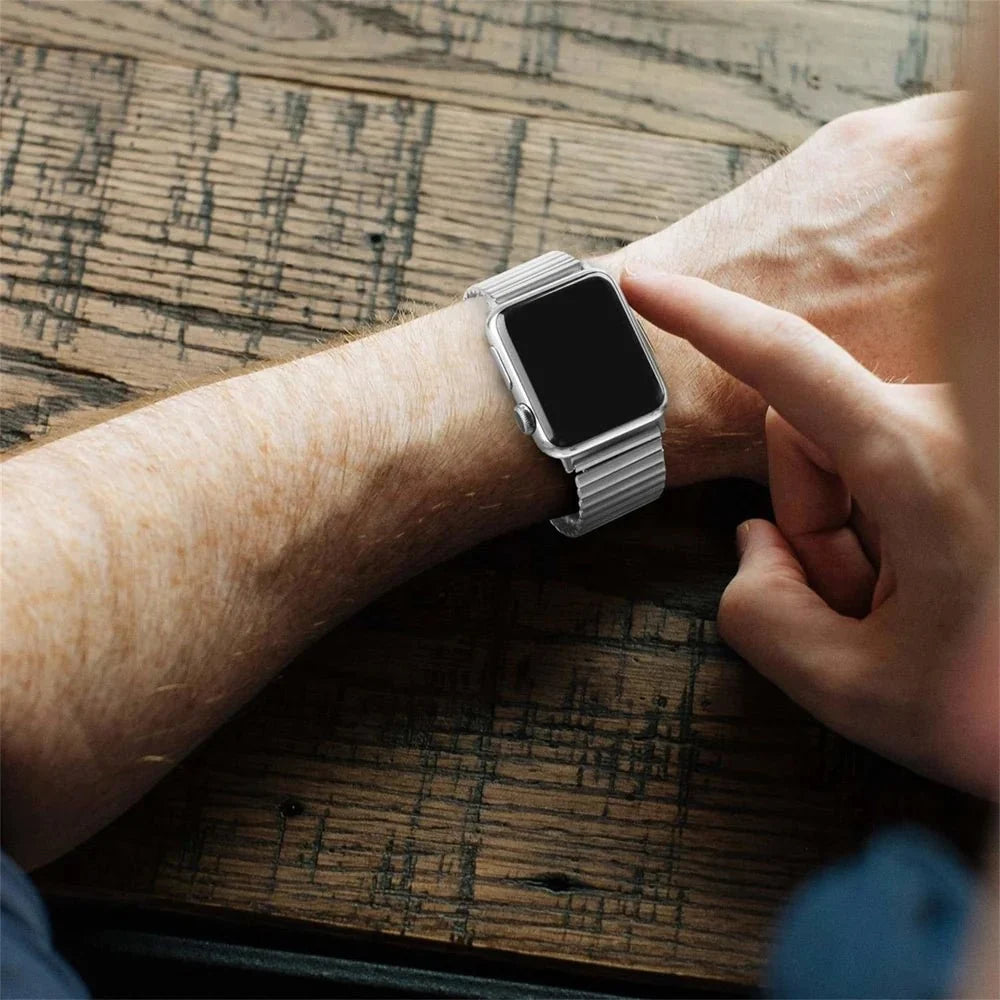 Correa Apple Watch de eslabones elásticos de acero inoxidable, diseño extensible, cómoda y sin cierre, modelo Tydia