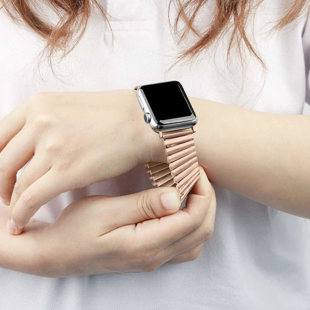 Correa Apple Watch de eslabones elásticos de acero inoxidable, diseño extensible, cómoda y sin cierre, modelo Tydia