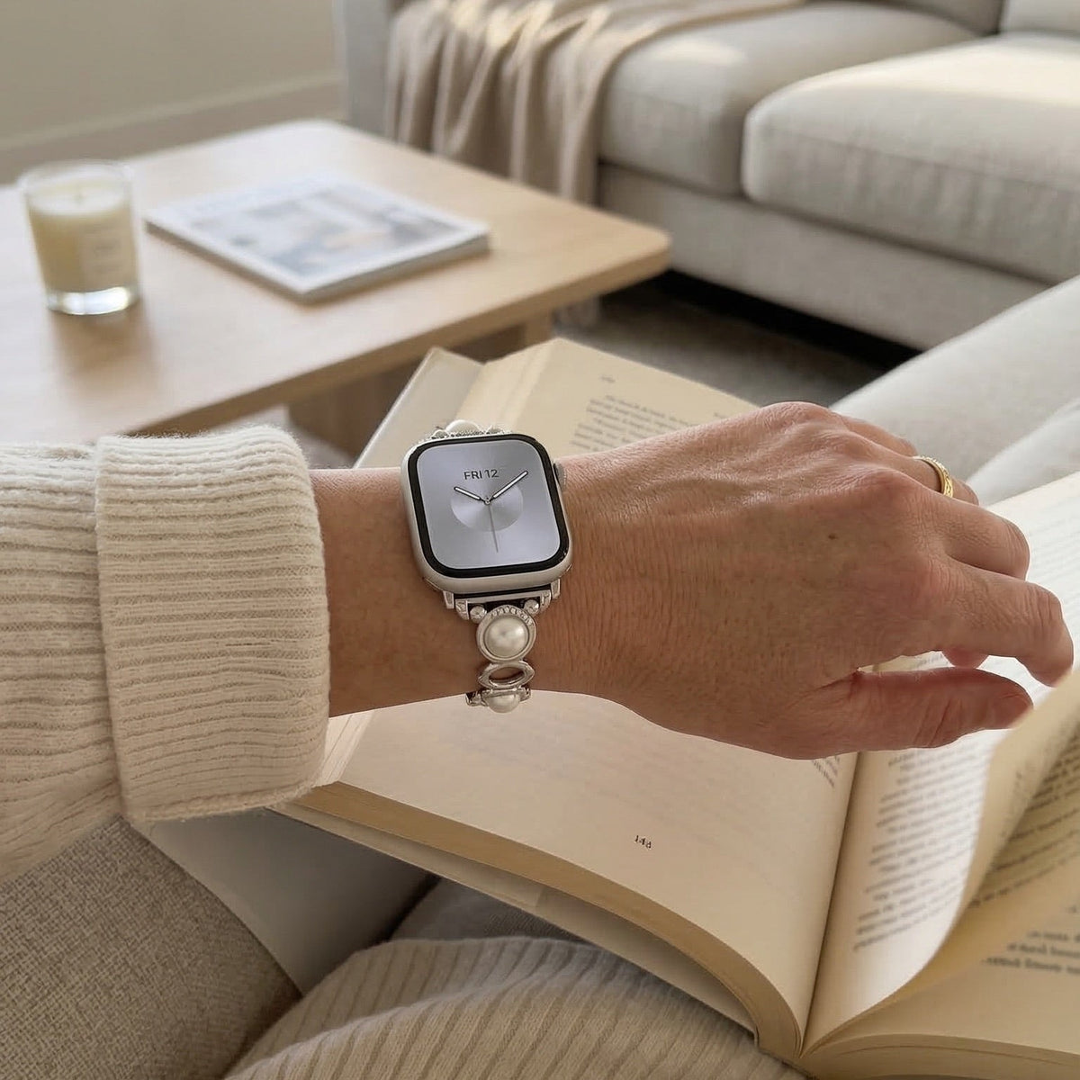 Correa Apple Watch joya con perlas y símil vegano, correa decorativa para reloj inteligente con perlas y detalles brillantes, modelo Vilestia