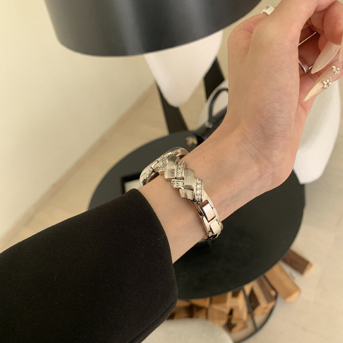 Correa Apple Watch elegante de metal, eslabones anchos engastados de circonitas luminosas, ajustable, modelo Toline