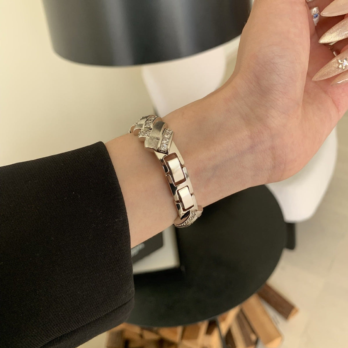 Correa Apple Watch elegante de metal, eslabones anchos engastados de circonitas luminosas, ajustable, modelo Toline