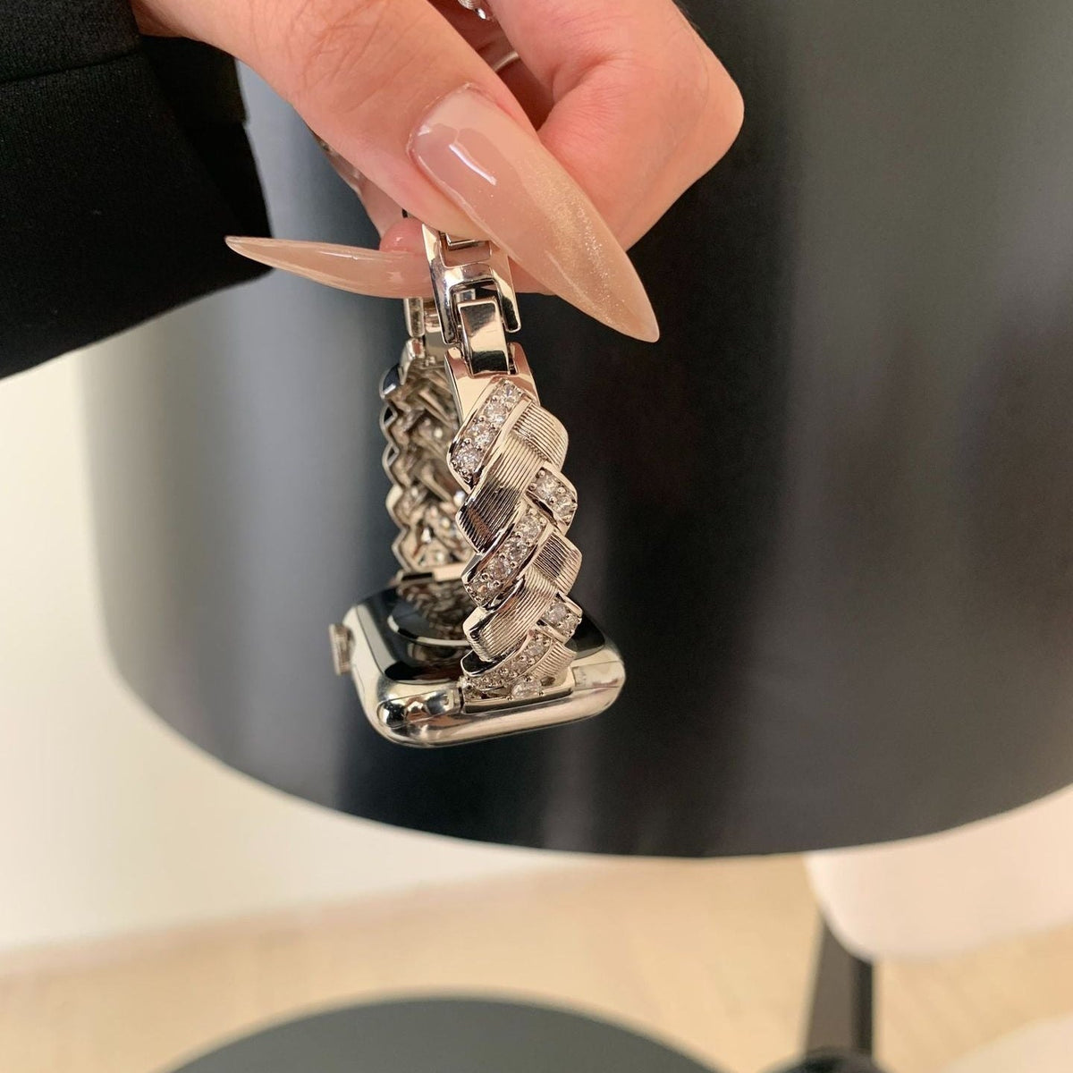 Correa Apple Watch elegante de metal, eslabones anchos engastados de circonitas luminosas, ajustable, modelo Toline