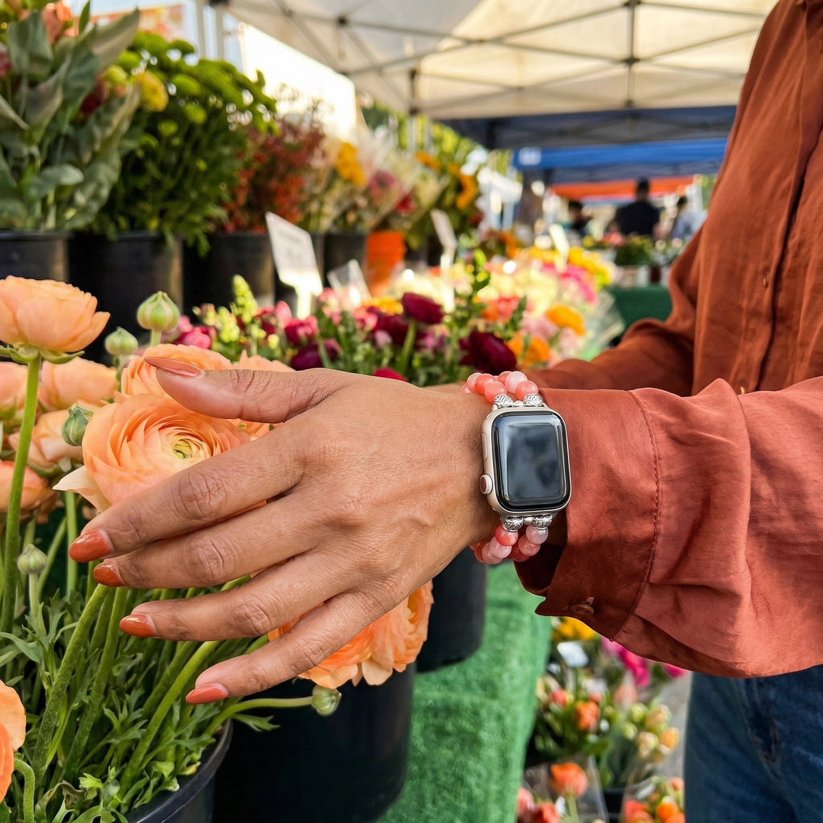 Correa Apple Watch de ágata auténtica, perlas naturales de colores, elástica y cómoda para mujer, elegante joya de muñeca, modelo Rodra