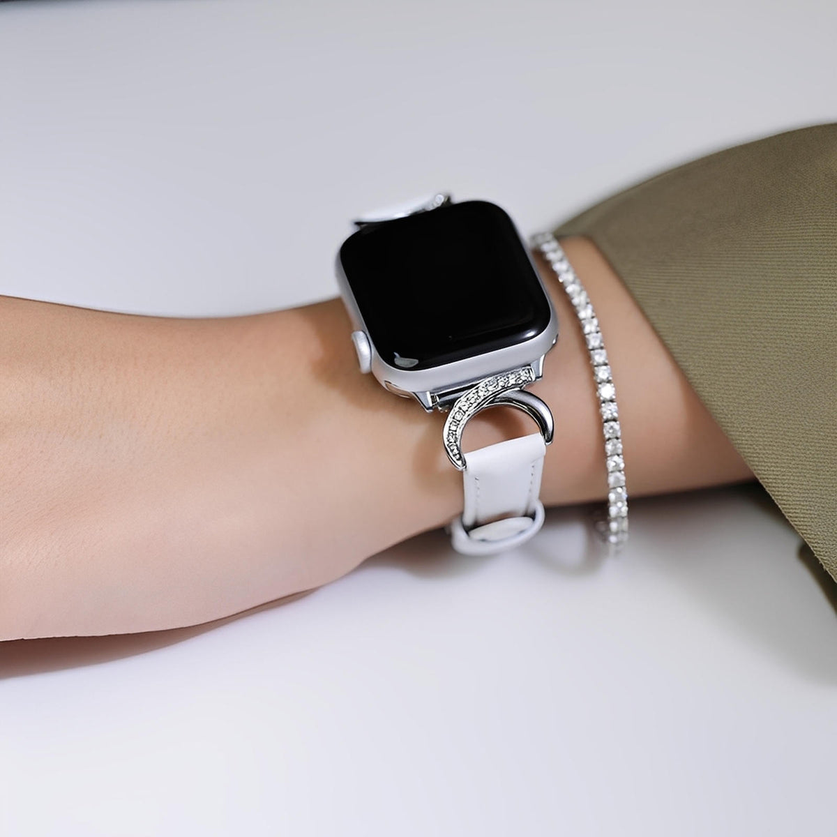 Correa elegante de cuero split para Apple Watch, hebilla en forma de C con strass, estilo refinado y femenino, modelo Ozinda