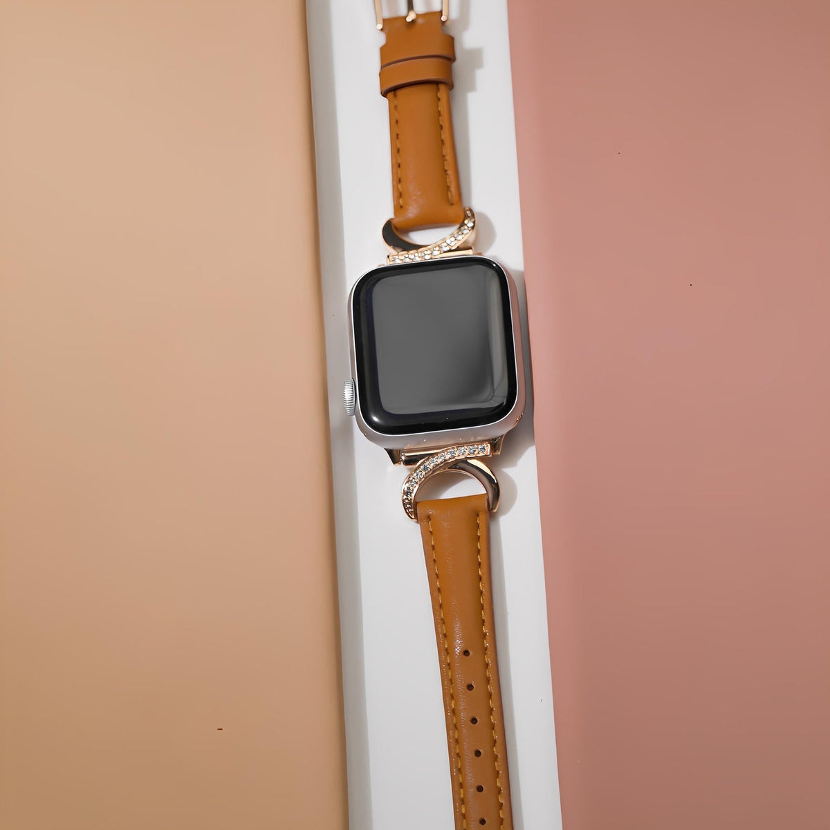 Correa elegante de cuero split para Apple Watch, hebilla en forma de C con strass, estilo refinado y femenino, modelo Ozinda