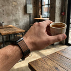 Correa Apple Watch de silicona con aspecto de piel, cierre magnético, modelo Kaelith