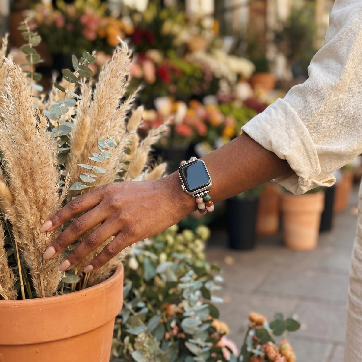 Correa Apple Watch de piedras naturales, doble hilera de perlas, eslabones metálicos, modelo Spedzire