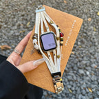 Correa Apple Watch de piel vegana trenzada, perlas de fantasía y colgante musical, diseño boho chic, cierre de acero, modelo Bobbie