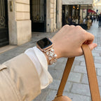 Correa Apple Watch para mujer de metal, motivo de tréboles engastados con circonitas brillantes, malla fantasía elegante, modelo Yadna