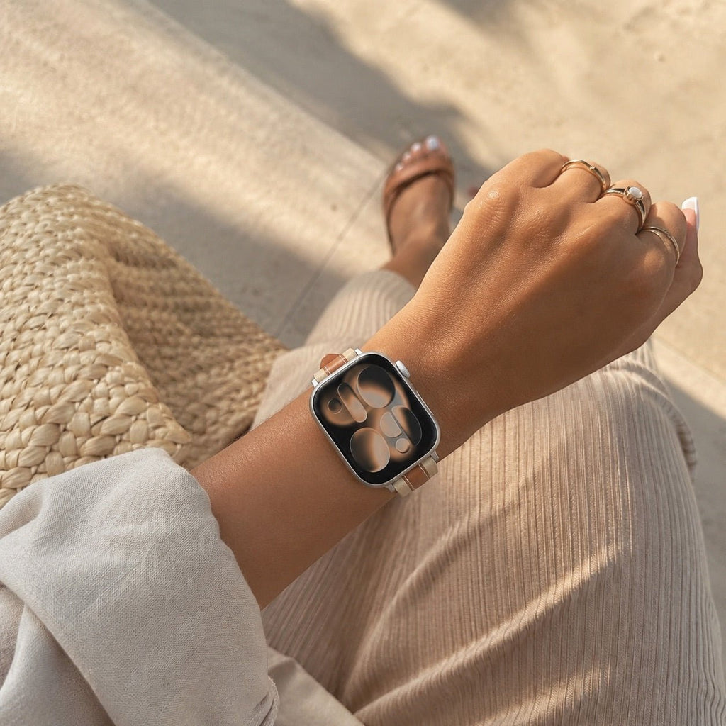 Pulsera de mujer para Apple Watch en silicona bicolor, hebilla de espiga de acero inoxidable, costura de talabartero, compatible con todas las series, modelo Warna