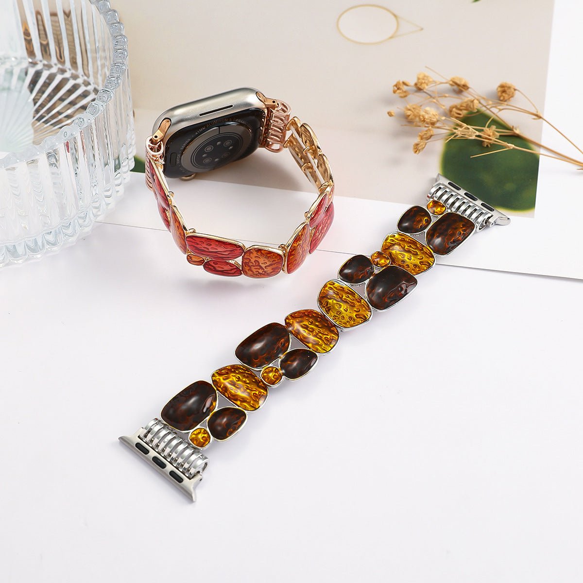 Correa Apple Watch para mujer, eslabones de resina ámbar, acabado metálico, comodidad elástica, estilo chic, modelo Agarte