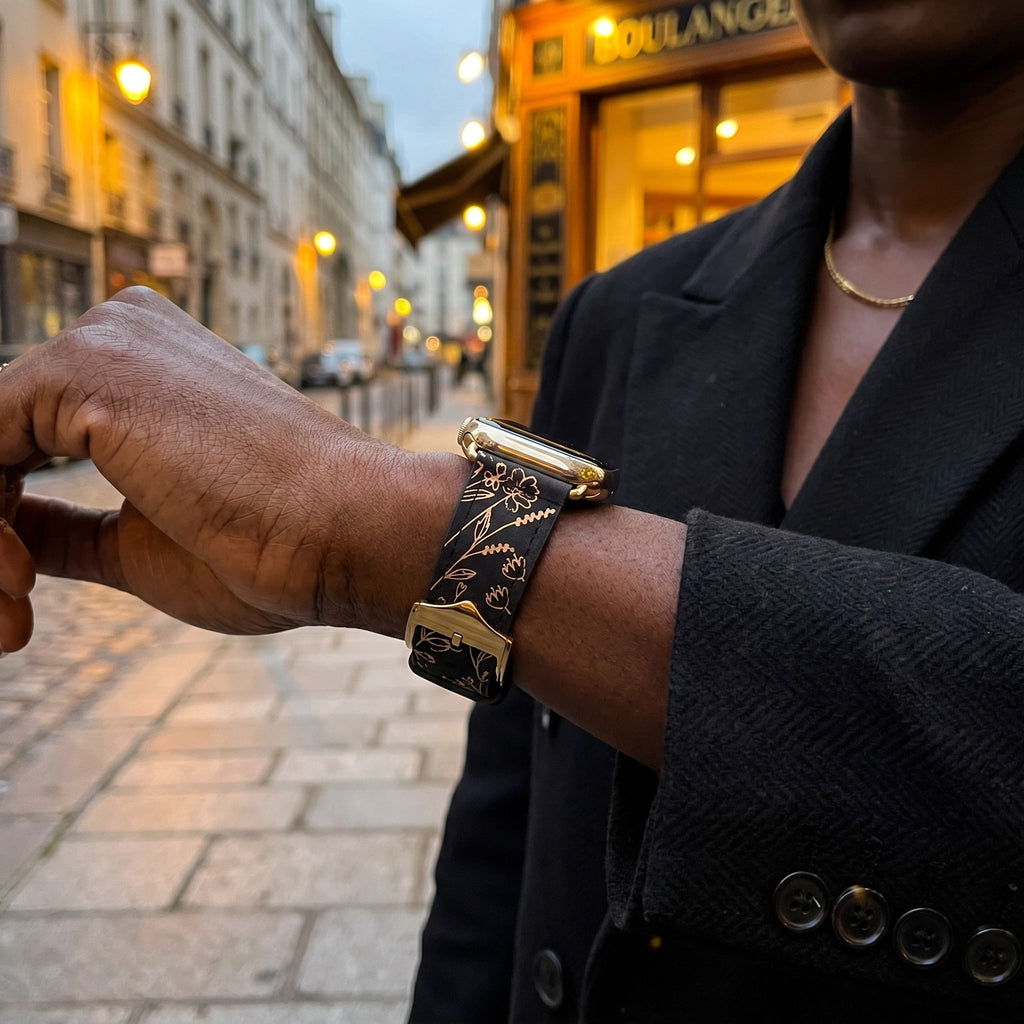 Correa Apple Watch de silicona, motivo floral dorado estampado, cierre de hebilla, modelo Jendie