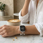 Correa Apple Watch para mujer, perlas blancas, aleación dorada o plateada, elástica, joya elegante, modelo Yourie