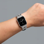 Correa Apple Watch, motivo de nudo chino engastado con circonitas, banda lisa, modelo Celtia