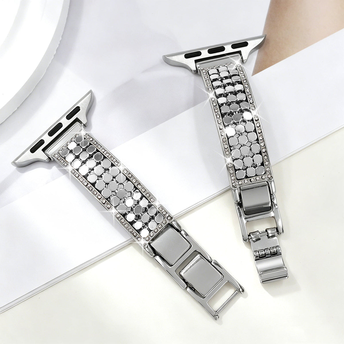 Correa Apple Watch para mujer, malla hexagonal de aleación metálica, detalles brillantes, cierre ajustable, modelo Simia