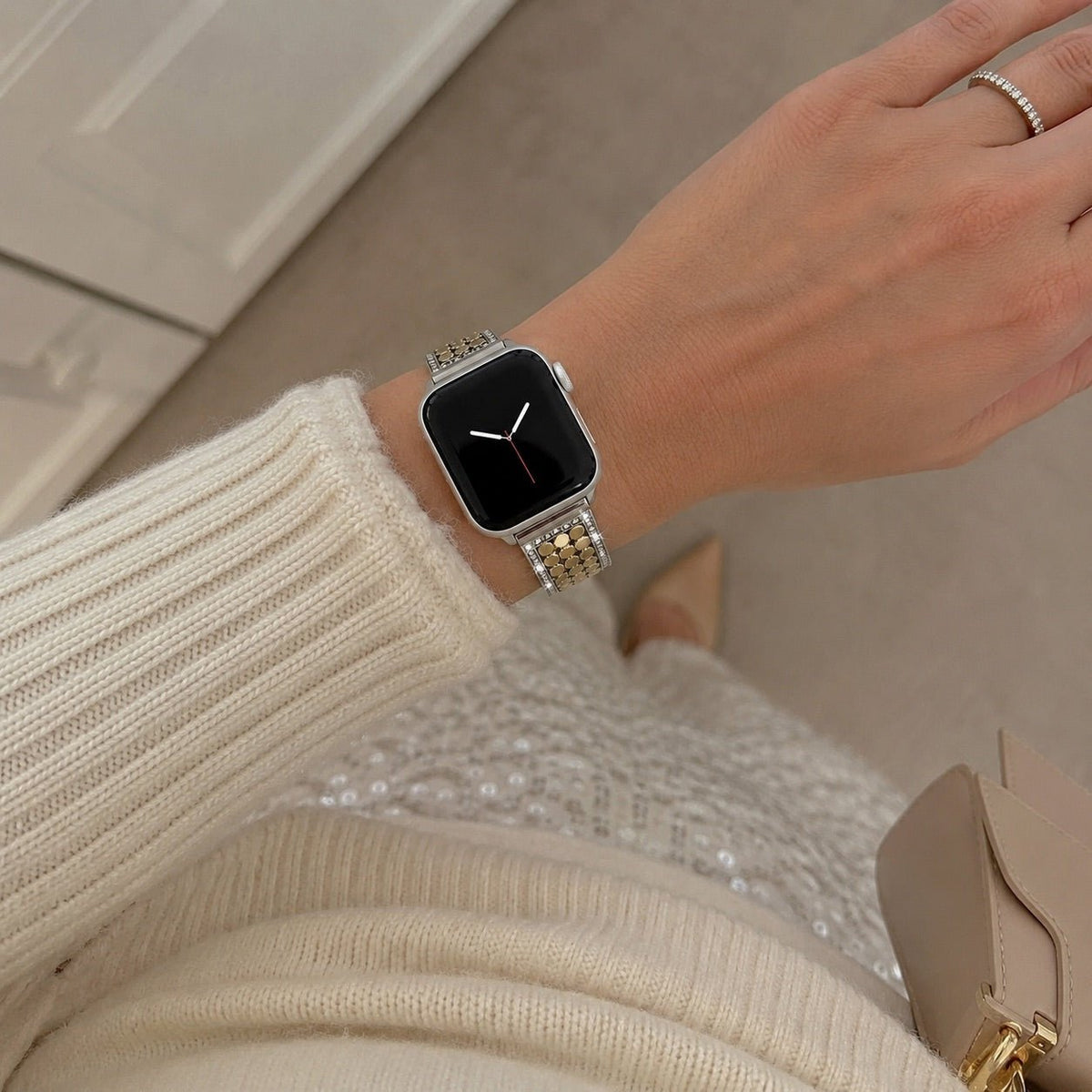 Correa Apple Watch para mujer, malla hexagonal de aleación metálica, detalles brillantes, cierre ajustable, modelo Simia