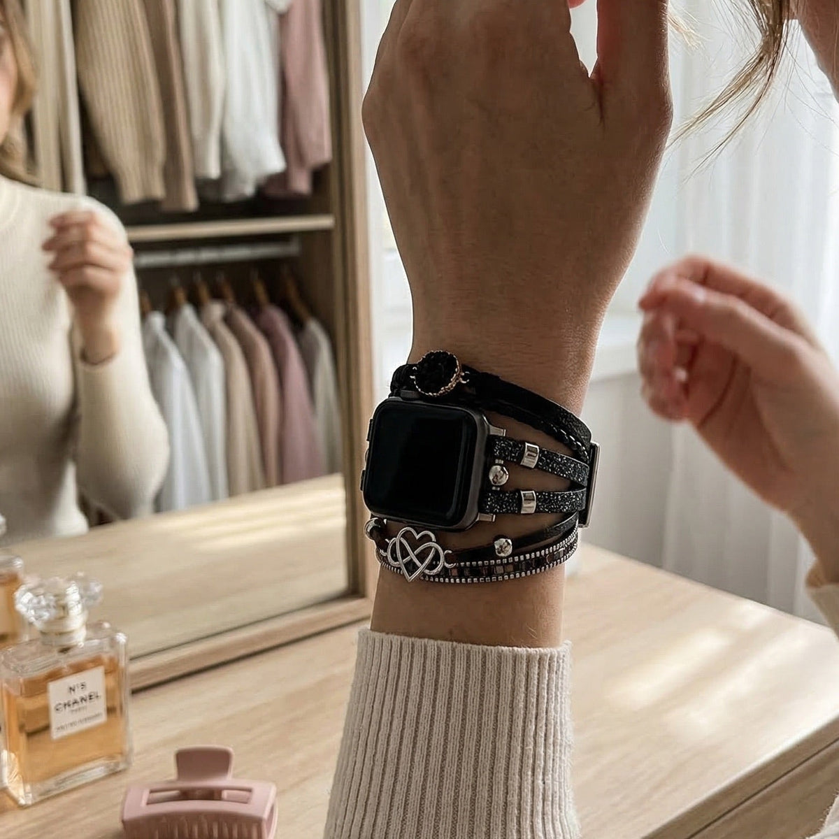 Correa Apple Watch multicapa, con dije de corazón infinito y piedra, para mujer, modelo Felicidad