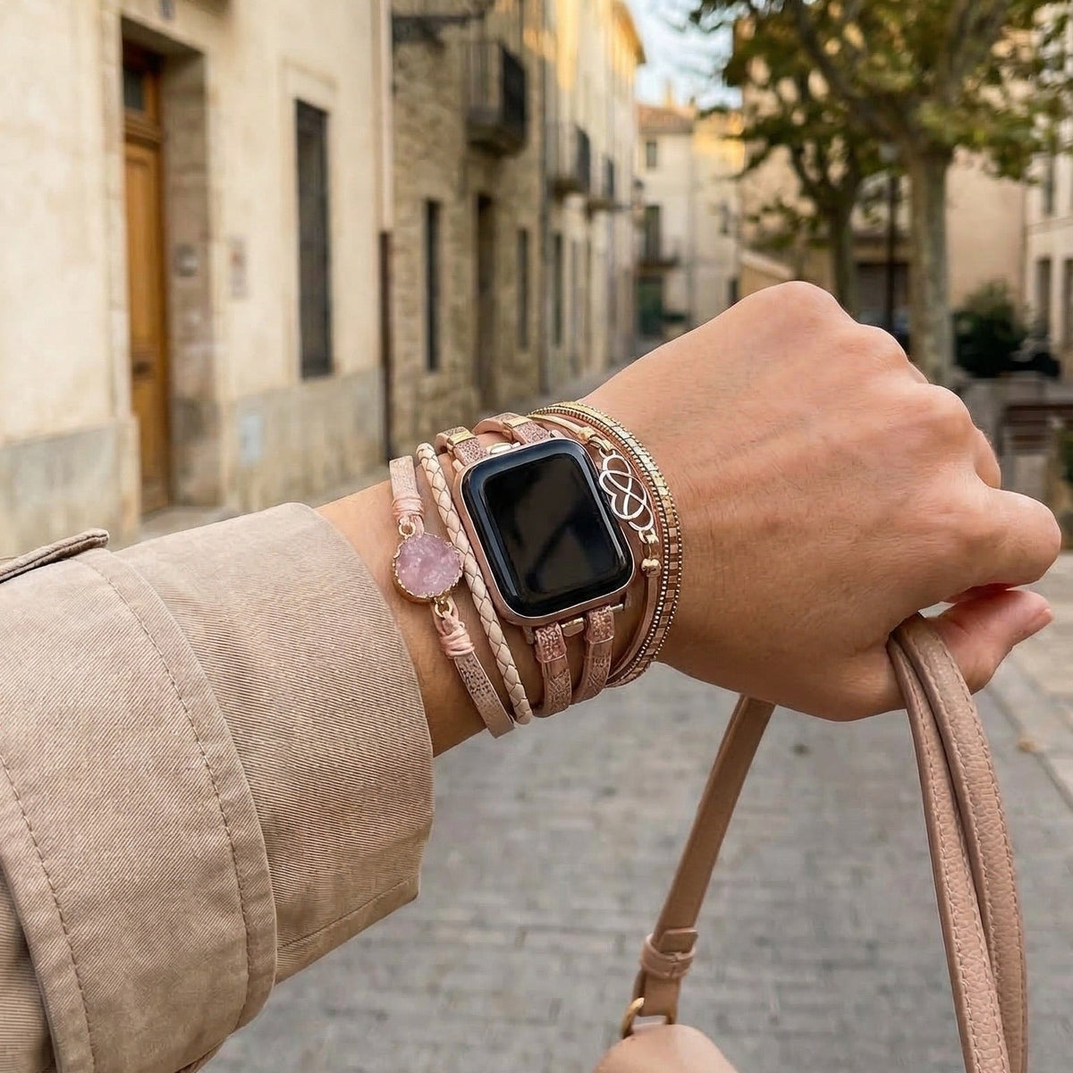 Correa Apple Watch multicapa, con dije de corazón infinito y piedra, para mujer, modelo Felicidad