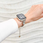 Correa de cadena con flores de cerezo esmaltadas para Apple Watch, colgante de corazón, modelo Sakura