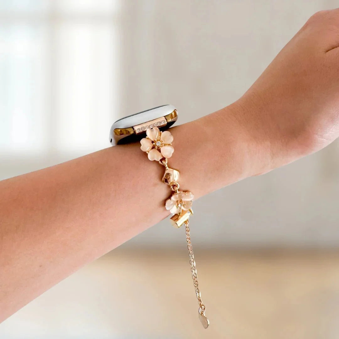 Correa de cadena con flores de cerezo esmaltadas para Apple Watch, colgante de corazón, modelo Sakura