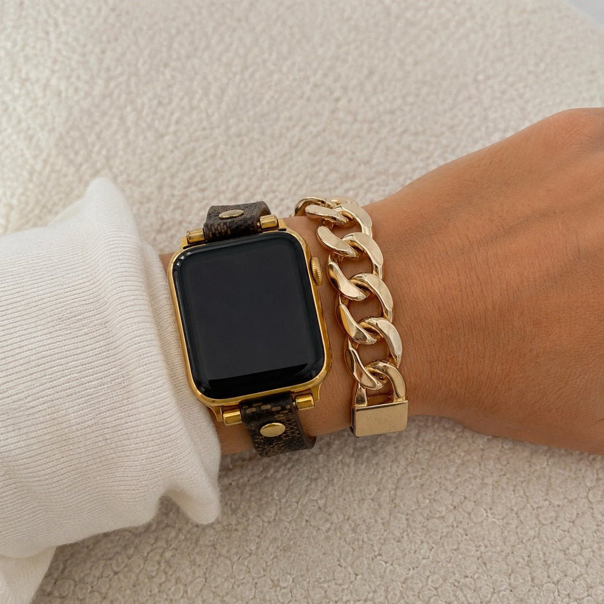 Pulsera compatible con Apple Watch, doble vuelta marrón con motivo, cadena cubana dorada, cierre ajustable, modelo Harmania