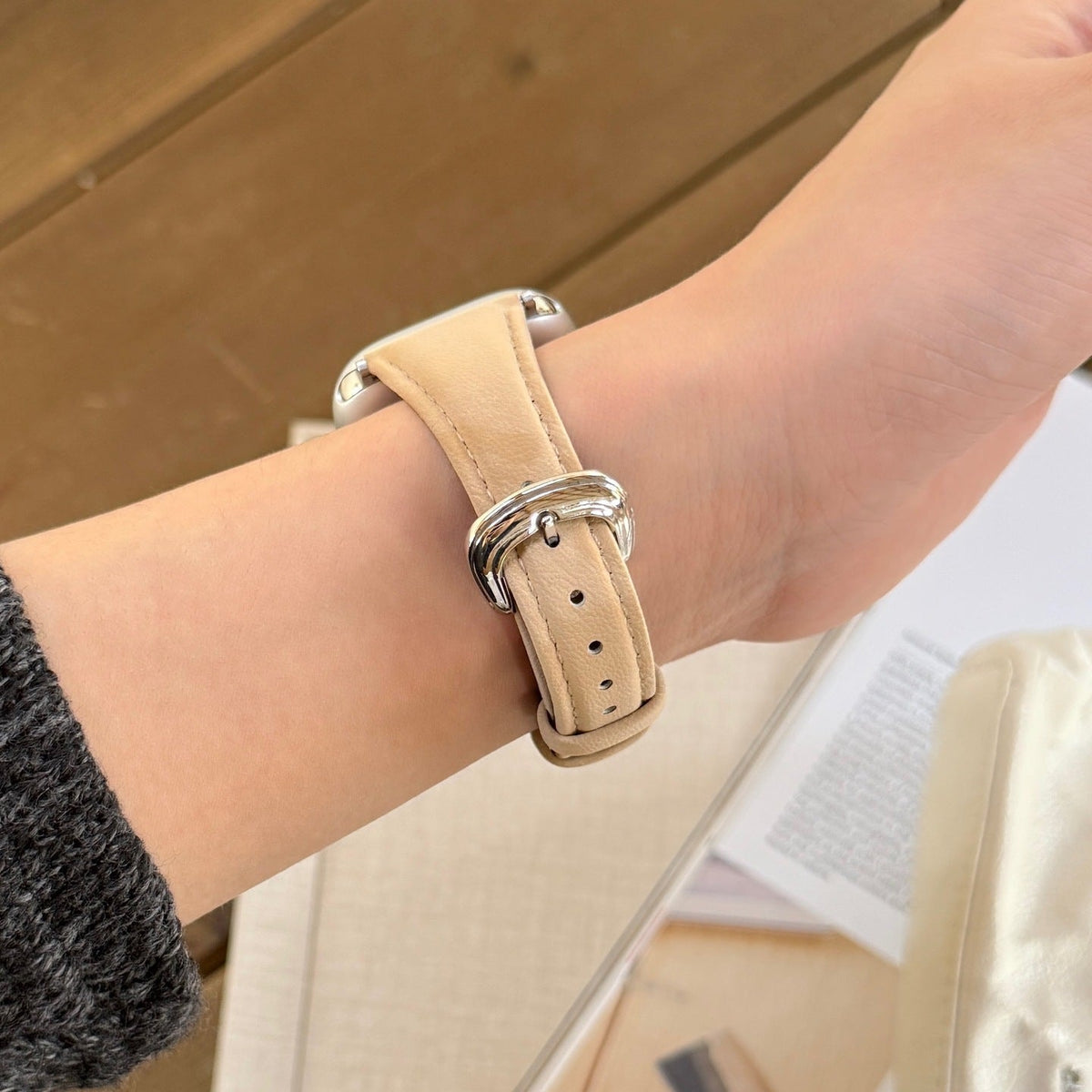 Correa de piel serraje para Apple Watch, acabado liso, hebilla de espiga, modelo Mathilda