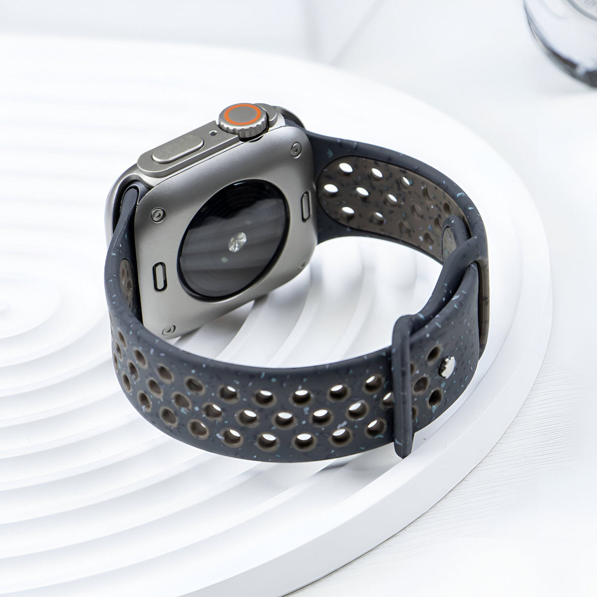 Correa Apple Watch de silicona perforada, diseño moteado deportivo, modelo Nyro