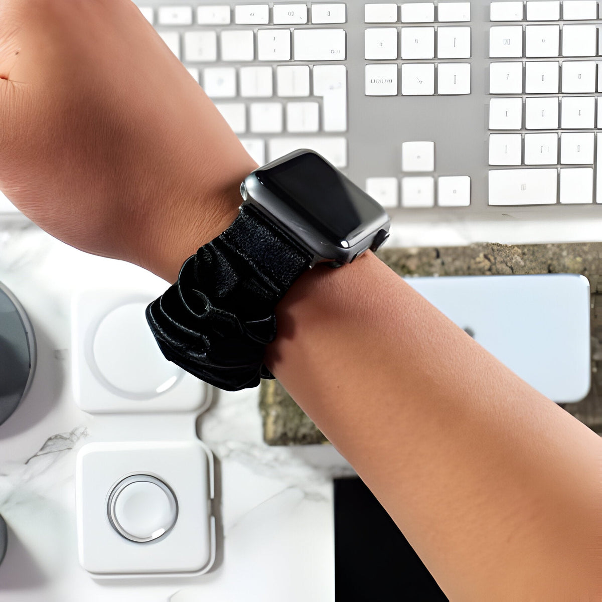 Correa Apple Watch estilo scrunchie de tela elástica, motivos variados, para mujer, modelo Nyssara