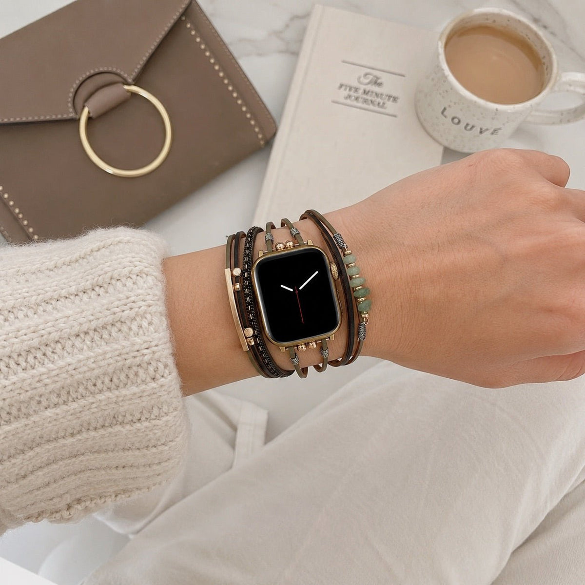 Correa de reloj para mujer con cordones múltiples, detalles dorados y piedras verdes, elegante accesorio de muñeca, Jaonie