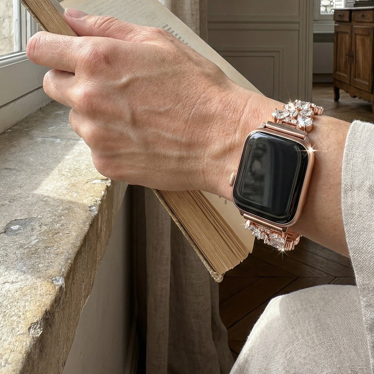 Correa Apple Watch con eslabones mariposa engastados de circonitas, para mujer, modelo Parina
