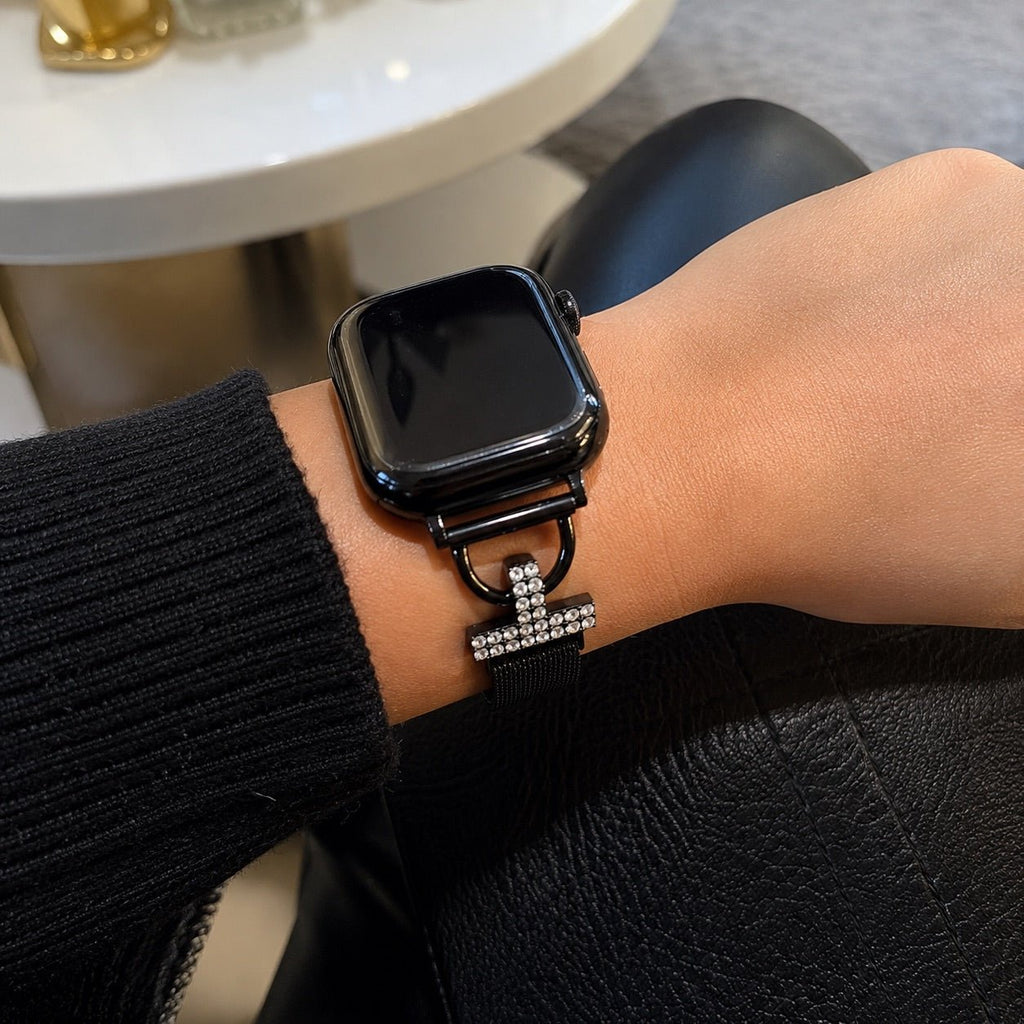 Pulsera de malla para Apple Watch, acero inoxidable con cierre magnético, adorno de cruz con circonita, modelo Aménia