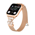 Pulsera de malla para Apple Watch, acero inoxidable con cierre magnético, colgante de trébol engastado en circonita y nácar, modelo Podale