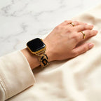 Correa leopardo para Apple Watch, estilo atrevido, acabados dorados brillantes y textura efecto pelo, modelo Keisha