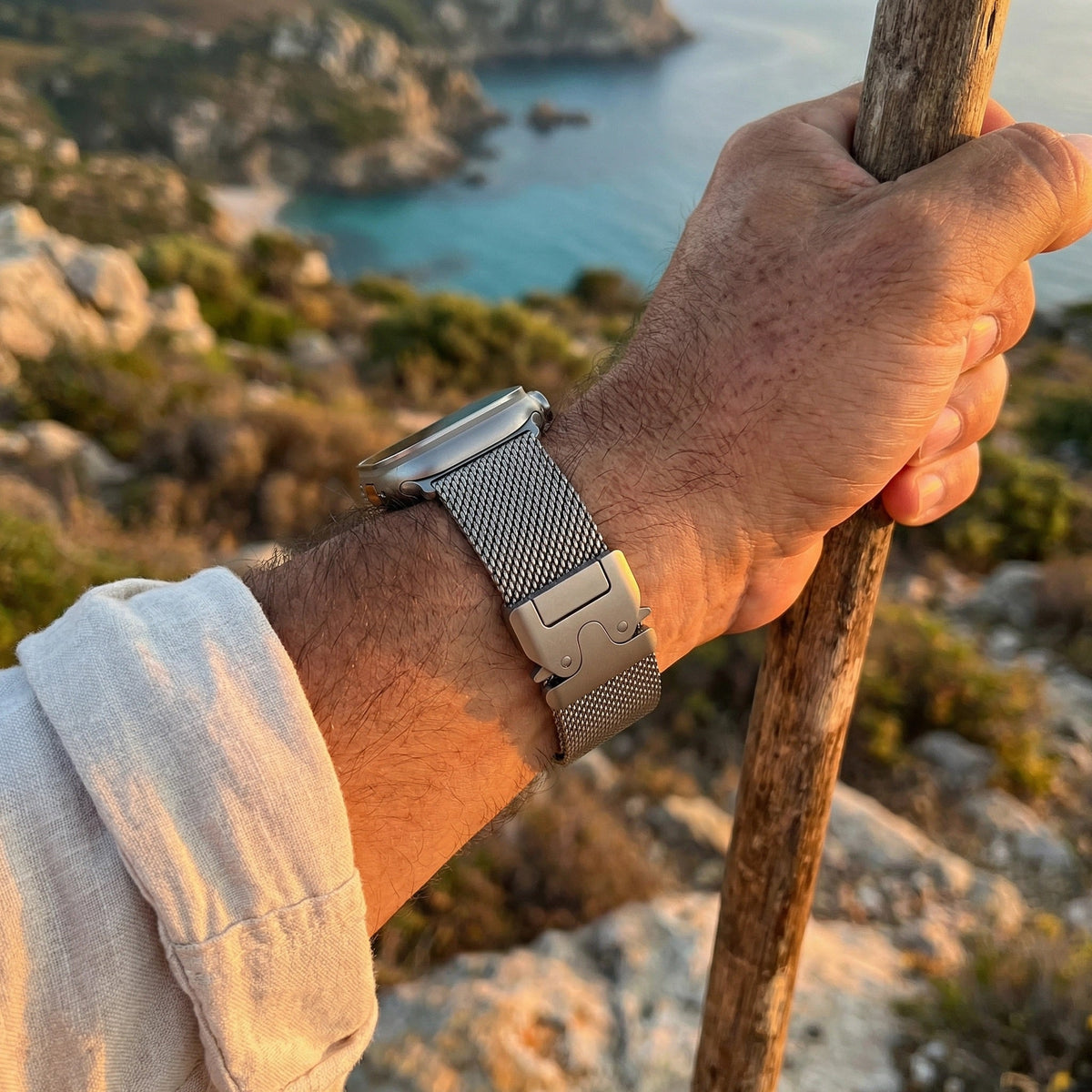 Correa de malla milanesa de acero inoxidable para Apple Watch con cierre táctico, modelo Raeko
