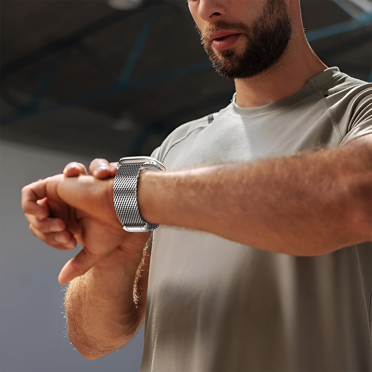 Correa de malla milanesa de acero inoxidable para Apple Watch con cierre táctico, modelo Raeko