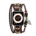 Correa Apple Watch multicapa trenzada, con perlas de madera y colgante de hoja, estilo bohemio, modelo Trossa