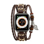 Correa Apple Watch multicapa trenzada, con perlas de madera y colgante de hoja, estilo bohemio, modelo Trossa