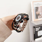 Correa Apple Watch multicapa trenzada, con perlas de madera y colgante de hoja, estilo bohemio, modelo Trossa