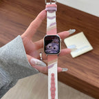 Correa Apple Watch de tela tejida, motivos ondulados de colores, detalles de ante, modelo Claire