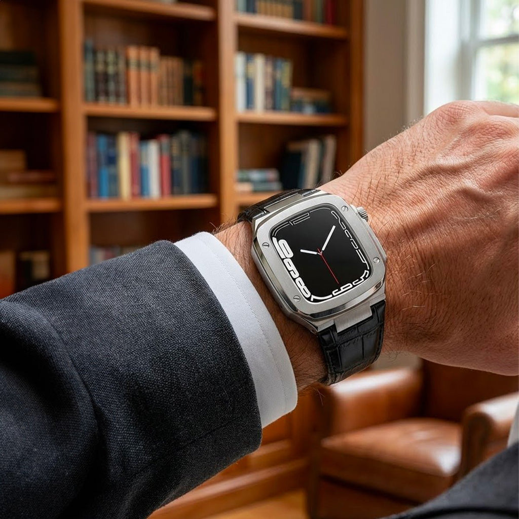 Correa de reloj en cuero split con carcasa integrada, compatible con Apple Watch, diseño tipo armadura moderna, hebilla de espiga, modelo Castillon