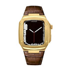 Correa de reloj en cuero split con carcasa integrada, compatible con Apple Watch, diseño tipo armadura moderna, hebilla de espiga, modelo Castillon
