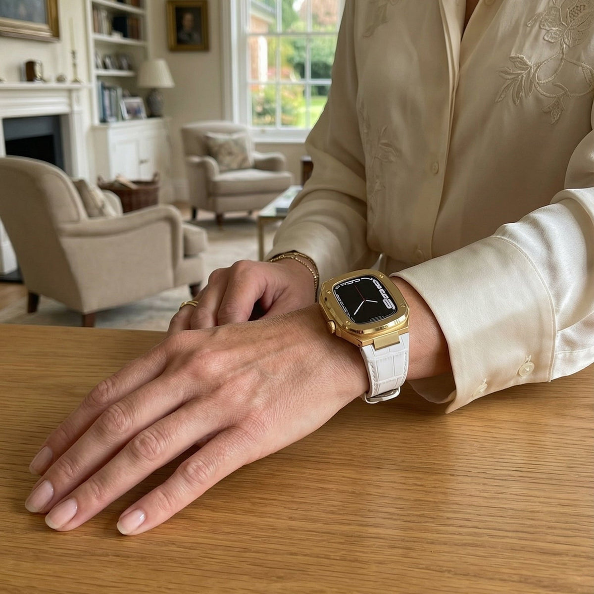 Correa de reloj en cuero split con carcasa integrada, compatible con Apple Watch, diseño tipo armadura moderna, hebilla de espiga, modelo Castillon