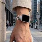 Correa Apple Watch con eslabones circulares con motivo de luna engastados de circonitas, modelo Gipsy