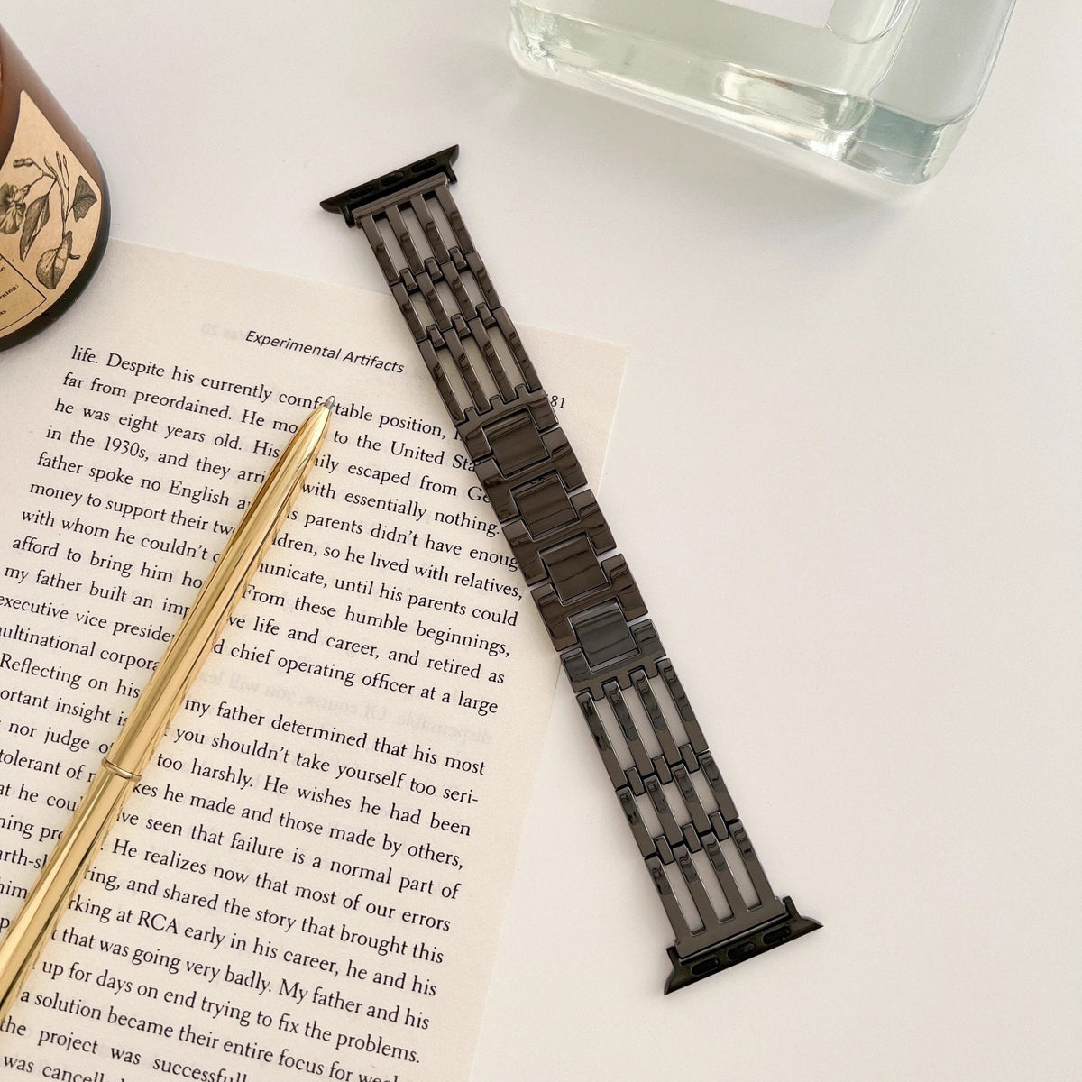 Correa Apple Watch de acero inoxidable, cinco capas caladas, acabado con pedrería, modelo Princia