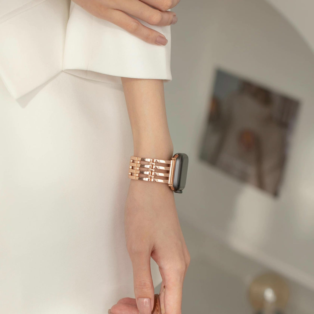 Correa Apple Watch de acero inoxidable, cinco capas caladas, acabado con pedrería, modelo Princia